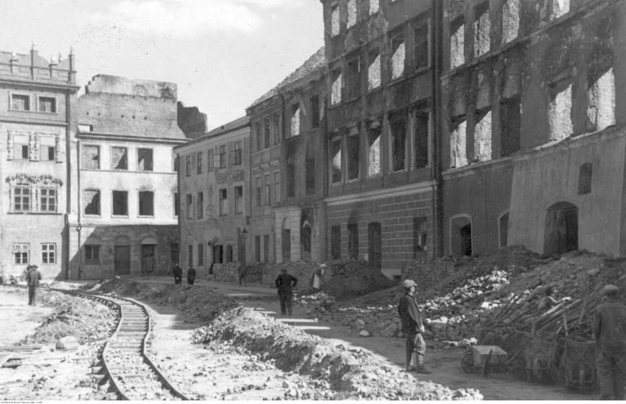 Ruiny Rynku Starego Miasta, 1939, fot. Sieredzki, Narodowe Archiwum Cyfrowe: 2-188